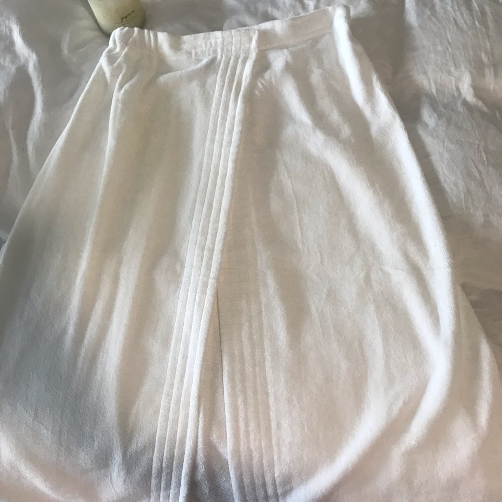 Half Robe - Picture 2 of 3